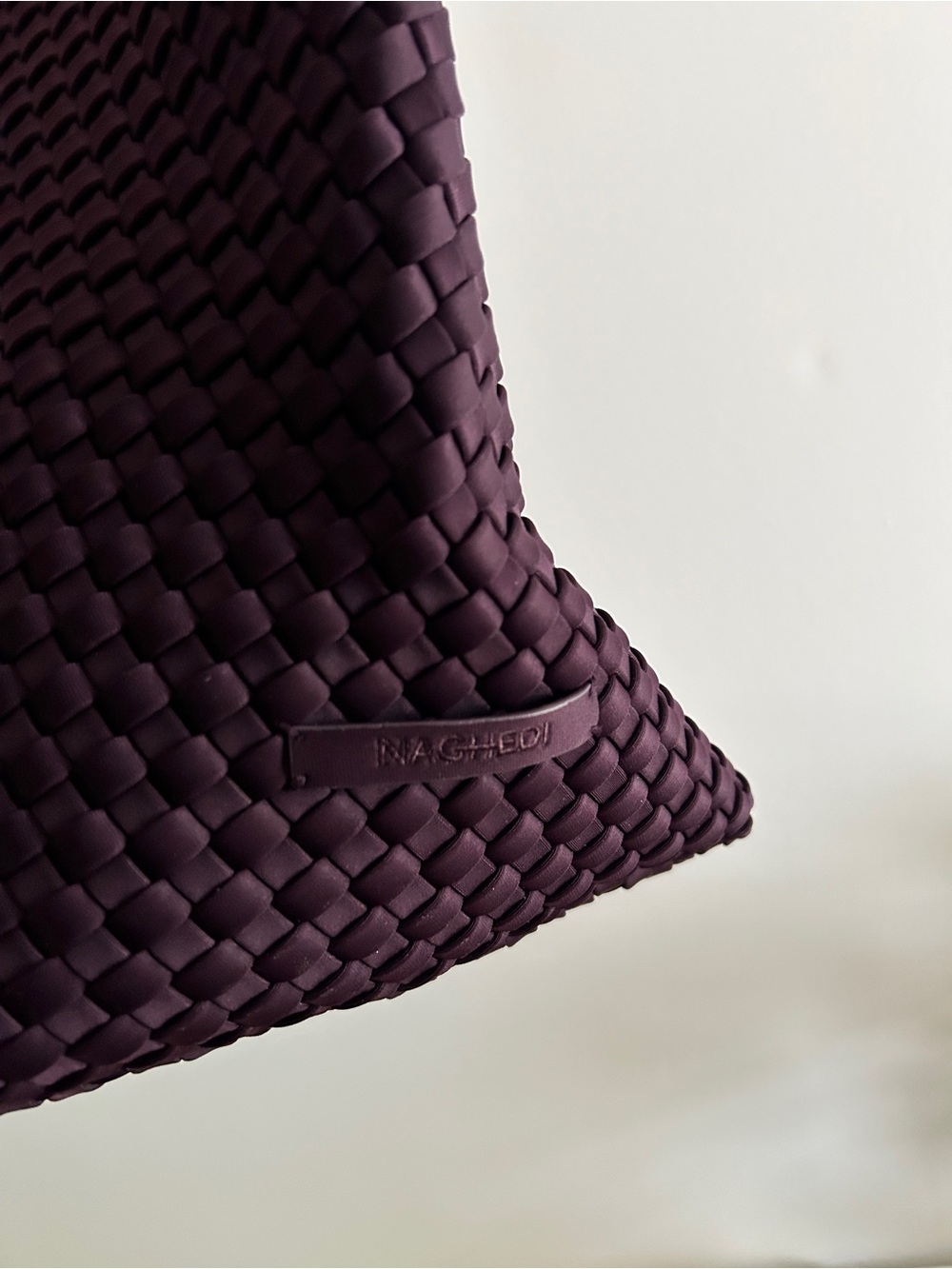 Naghedi St. Barth’s Large tote with small pouch in Aubergine - Picture 5 of 10